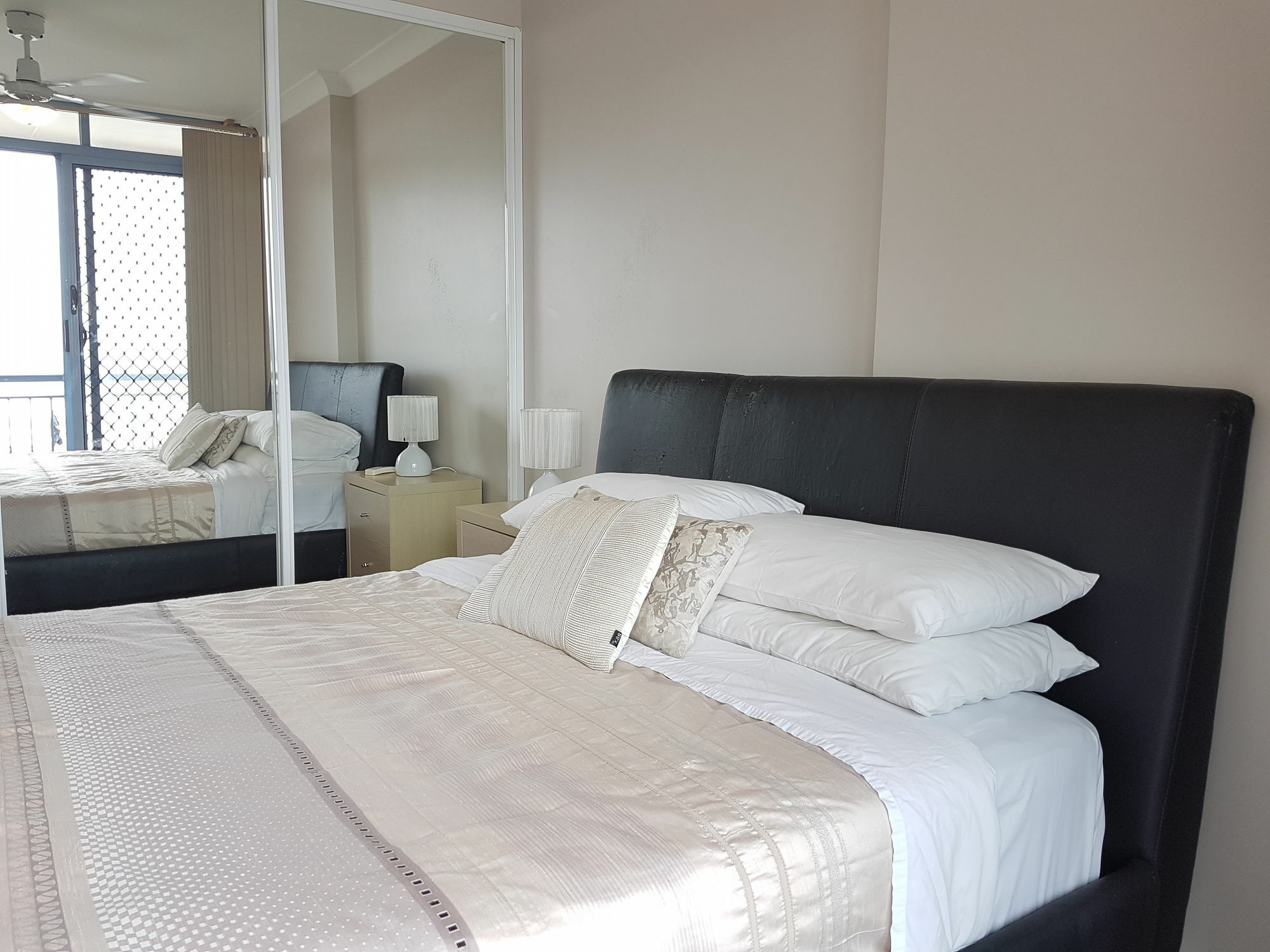 Newcastle Short Stay Accommodation - Sandbar Newcastle Beach Esterno foto